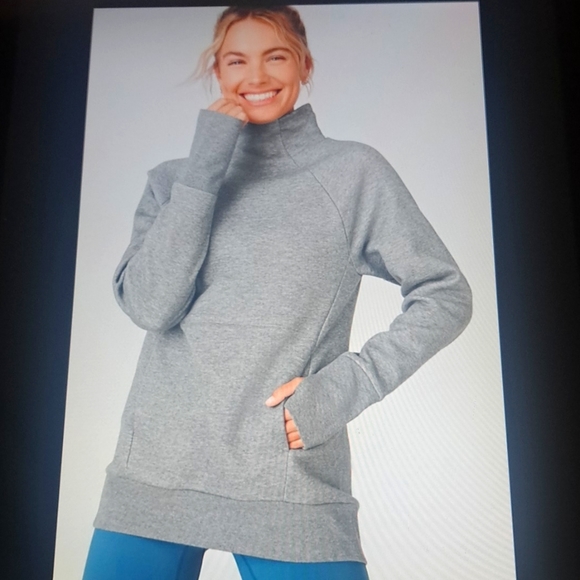 Fabletics Tops - Womens FABLETICS FUNNEL NECK TOP.   M